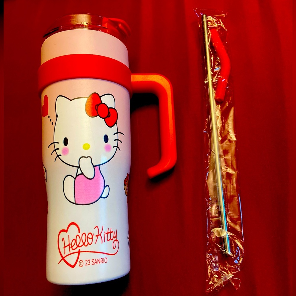 Hello kitty themed tumbler💓